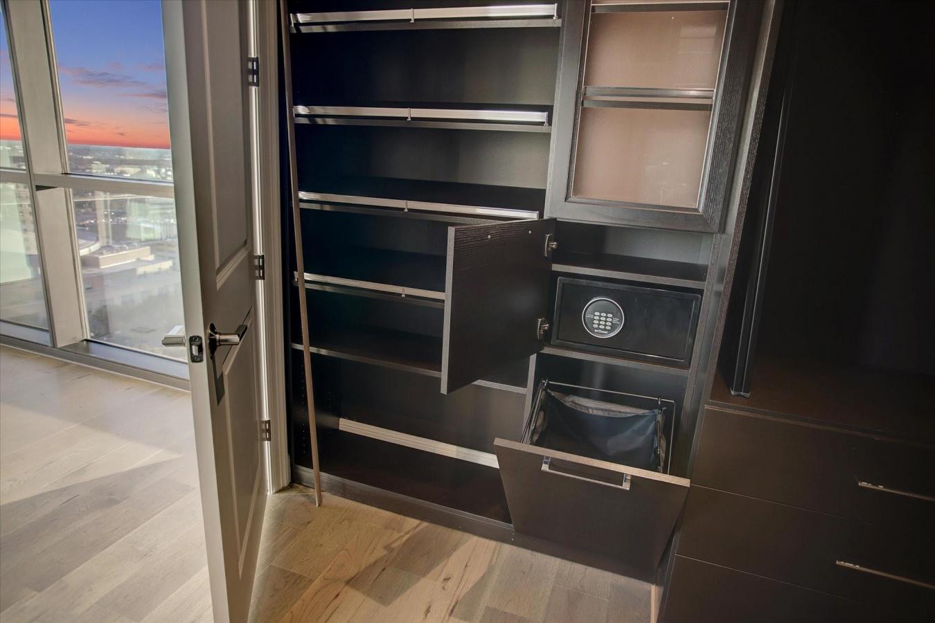 Houston, Harris, 77002, United States, 3 Bedrooms Bedrooms, ,2 BathroomsBathrooms,Residential,For Sale,2016077