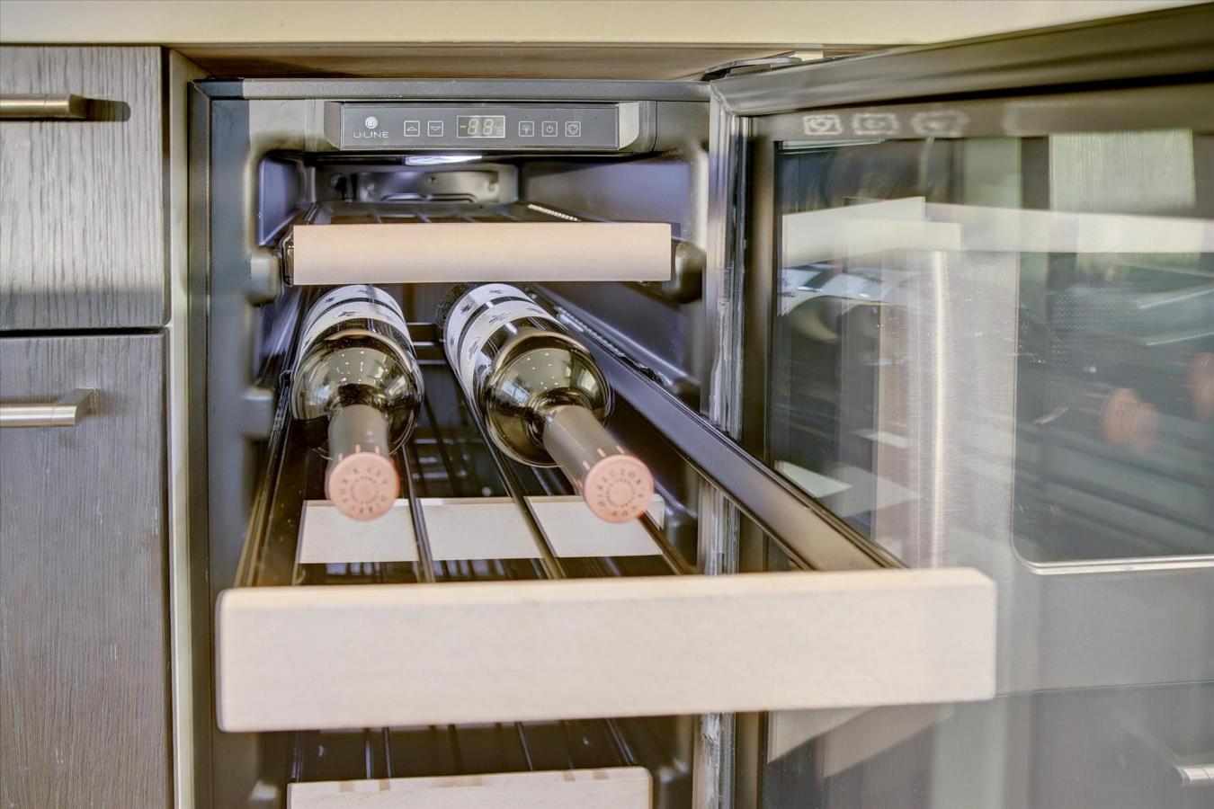 Houston, Harris, 77002, United States, 3 Bedrooms Bedrooms, ,2 BathroomsBathrooms,Residential,For Sale,2016077