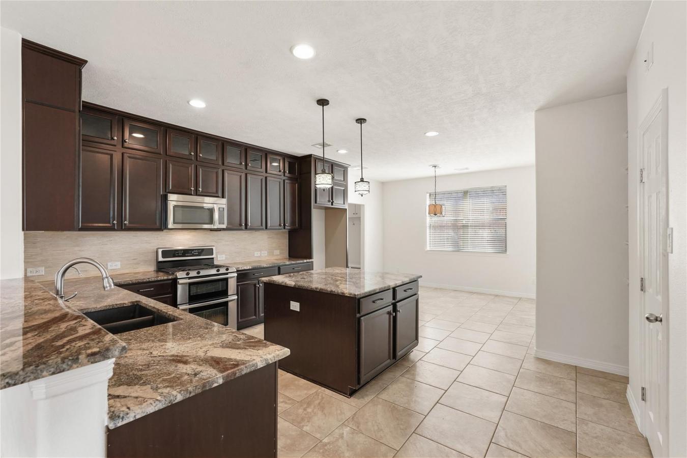 VALUE ALERT!!! - Start the new year right with this BEAUTIFUL NORTH/EA – image 16