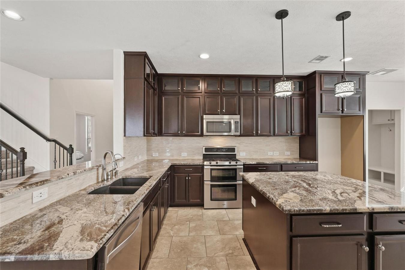 VALUE ALERT!!! - Start the new year right with this BEAUTIFUL NORTH/EA – image 17