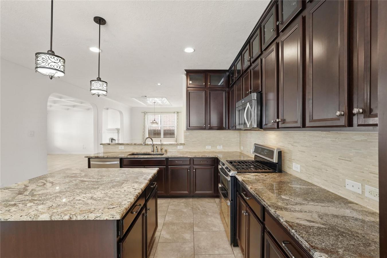 VALUE ALERT!!! - Start the new year right with this BEAUTIFUL NORTH/EA – image 18