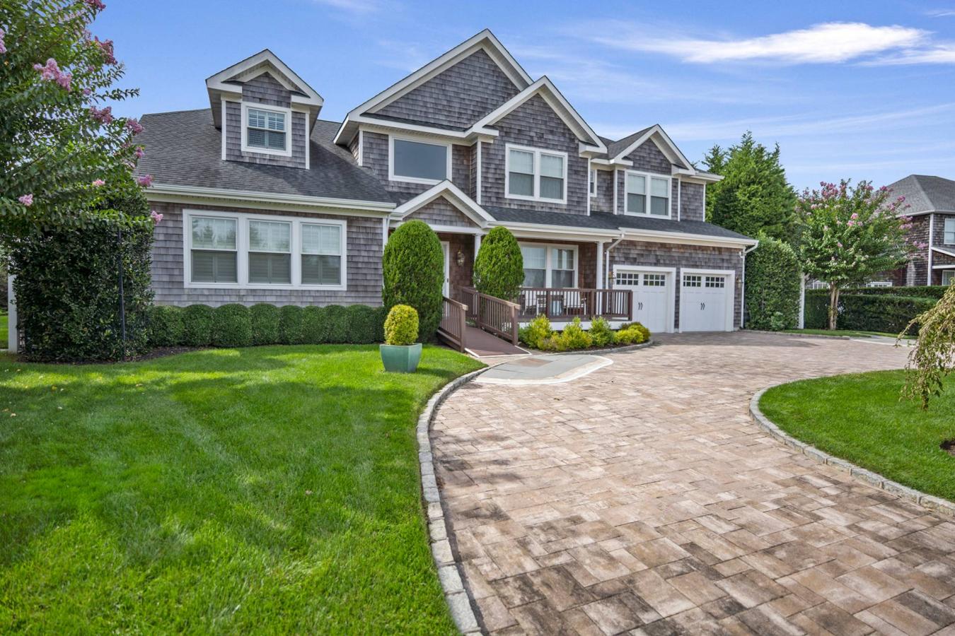 4 Spring Lane, Tuckahoe, NY, 11968, United States, 6 Bedrooms Bedrooms, ,5 BathroomsBathrooms,Residential,For Sale,4 Spring Lane,223253