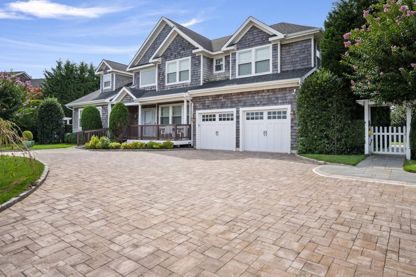 4 Spring Lane, Tuckahoe, NY, 11968, United States, 6 Bedrooms Bedrooms, ,5 BathroomsBathrooms,Residential,For Sale,4 Spring Lane,223253