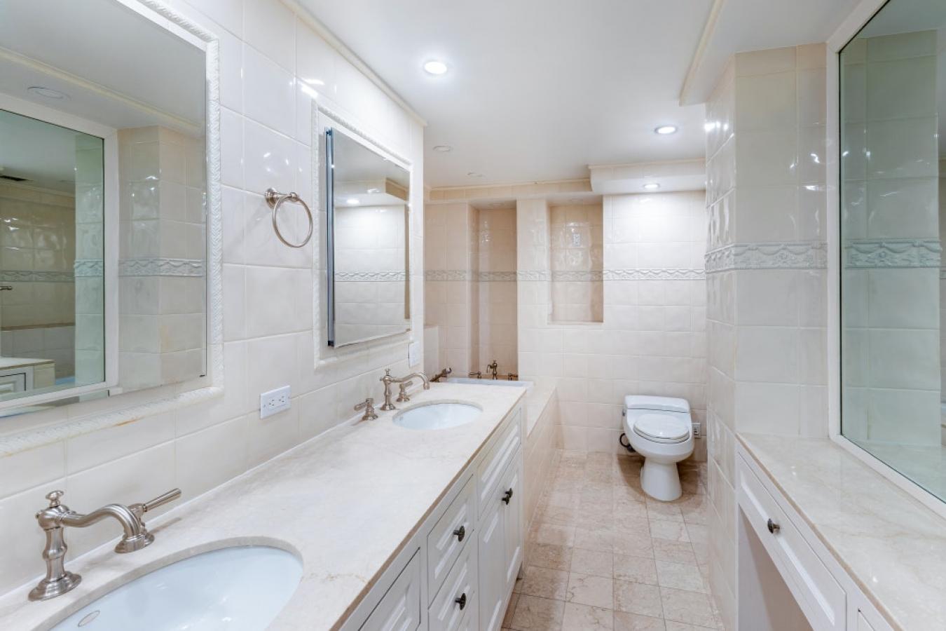 New York, New York, 10028, United States, 4 Bedrooms Bedrooms, ,3 BathroomsBathrooms,Residential,For Sale,2016261