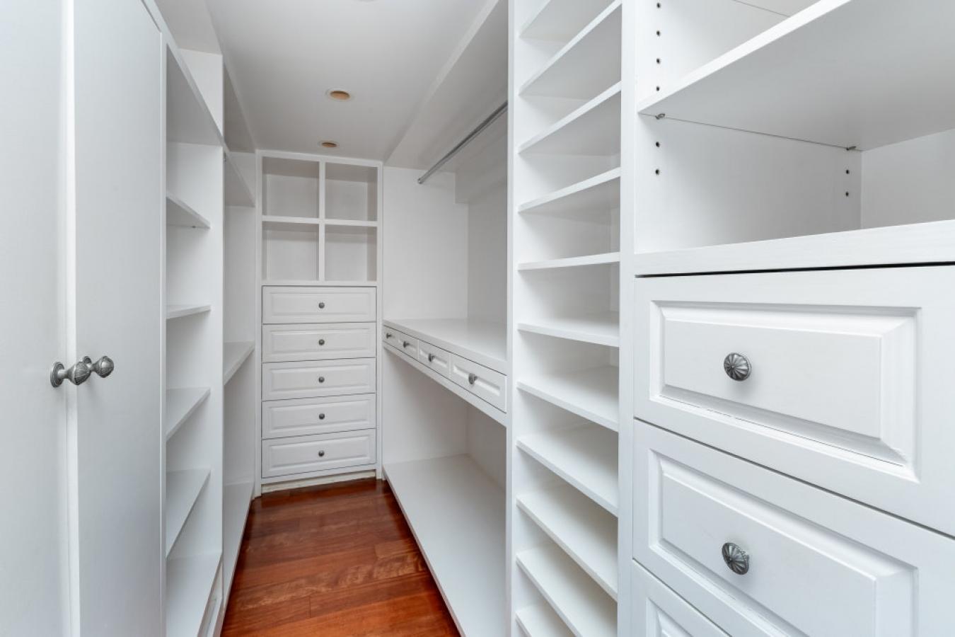 New York, New York, 10028, United States, 4 Bedrooms Bedrooms, ,3 BathroomsBathrooms,Residential,For Sale,2016261