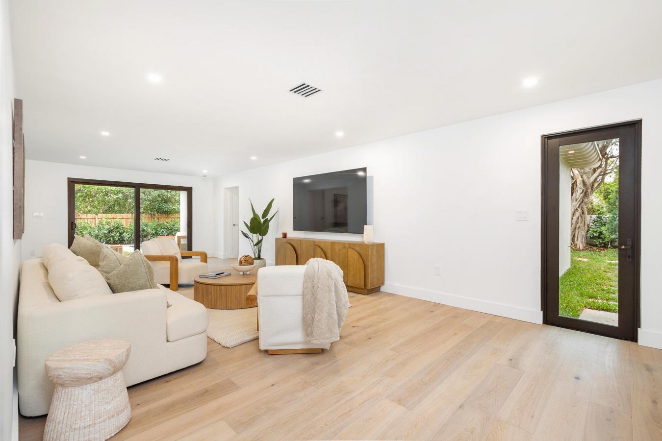 West Palm Beach, Florida, 33405, United States, 3 Bedrooms Bedrooms, ,3 BathroomsBathrooms,Residential,For Sale,2016260