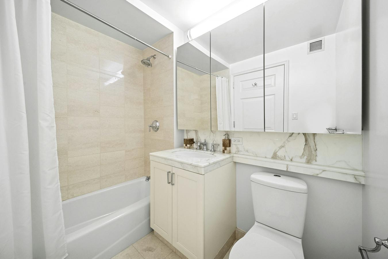 New York, New York, 10028, United States, 2 Bedrooms Bedrooms, ,2 BathroomsBathrooms,Residential,For Sale,2016257