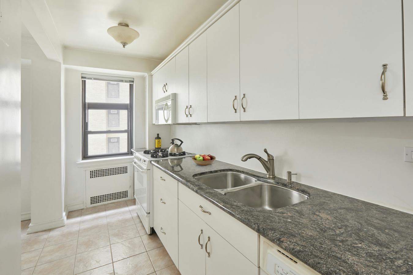 New York, New York, 10065, United States, 2 Bedrooms Bedrooms, ,3 BathroomsBathrooms,Residential,For Sale,2016254