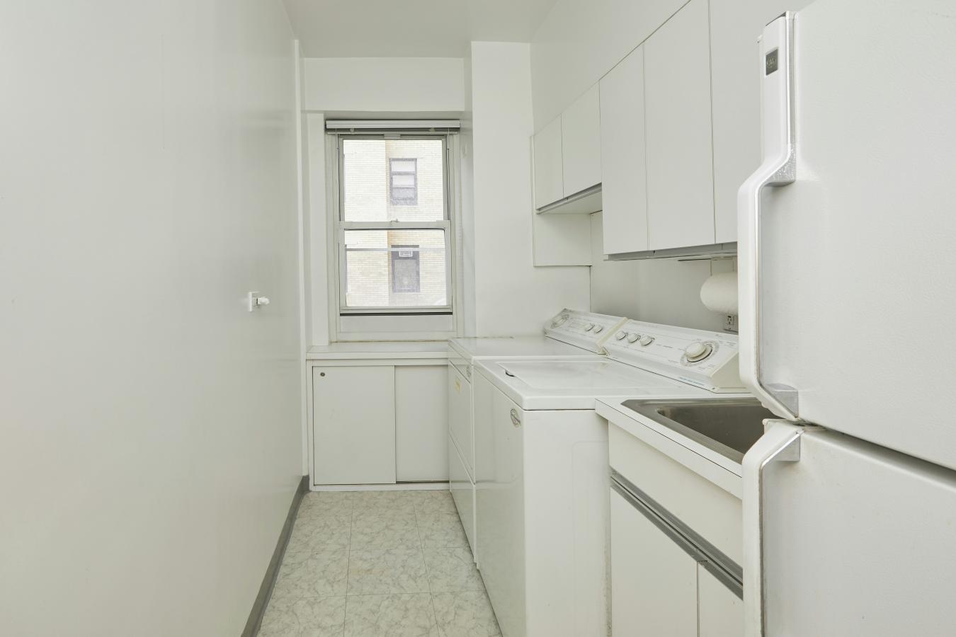 New York, New York, 10065, United States, 2 Bedrooms Bedrooms, ,3 BathroomsBathrooms,Residential,For Sale,2016254