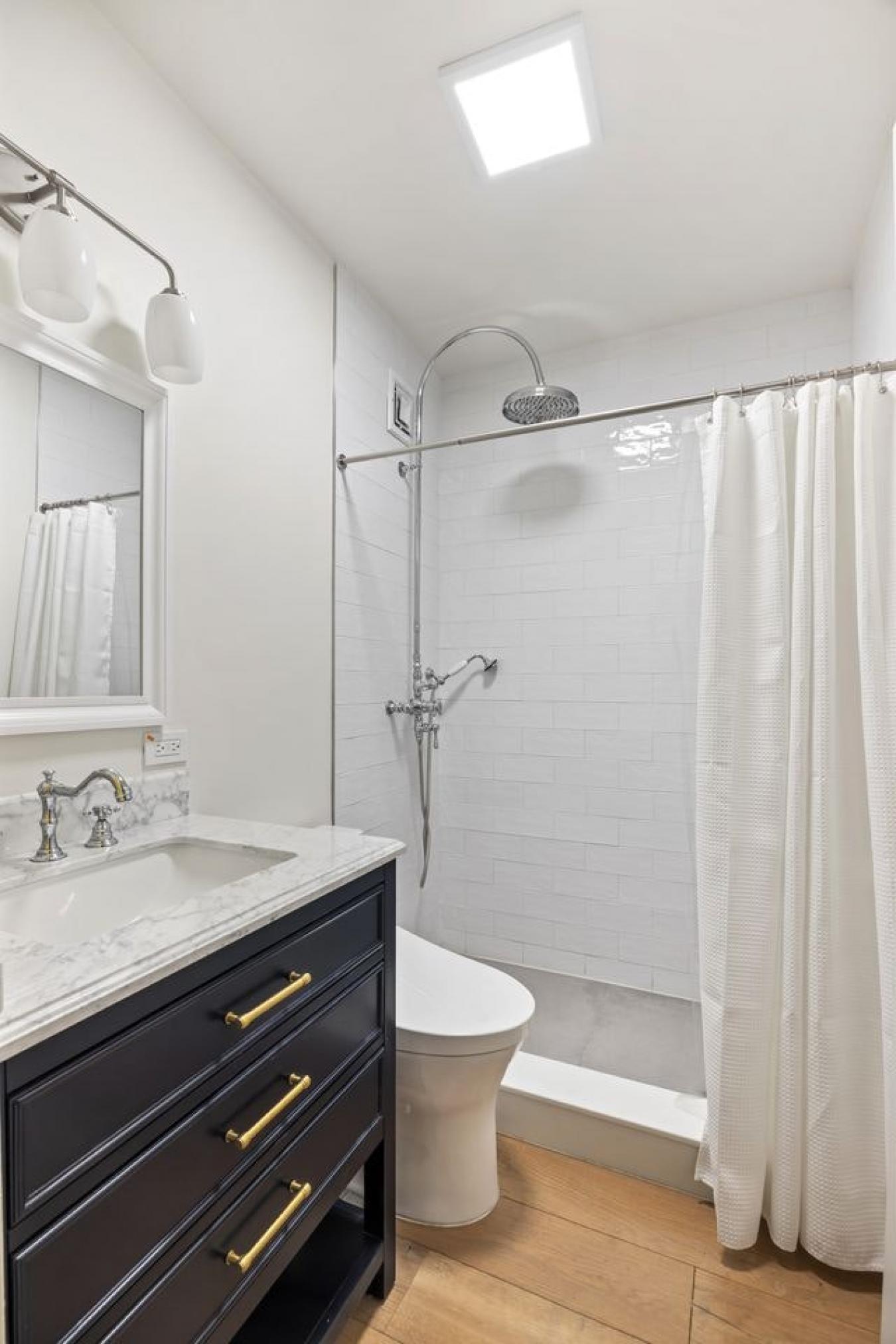 New York, New York, 10028, United States, 2 Bedrooms Bedrooms, ,2 BathroomsBathrooms,Residential,For Sale,2016638