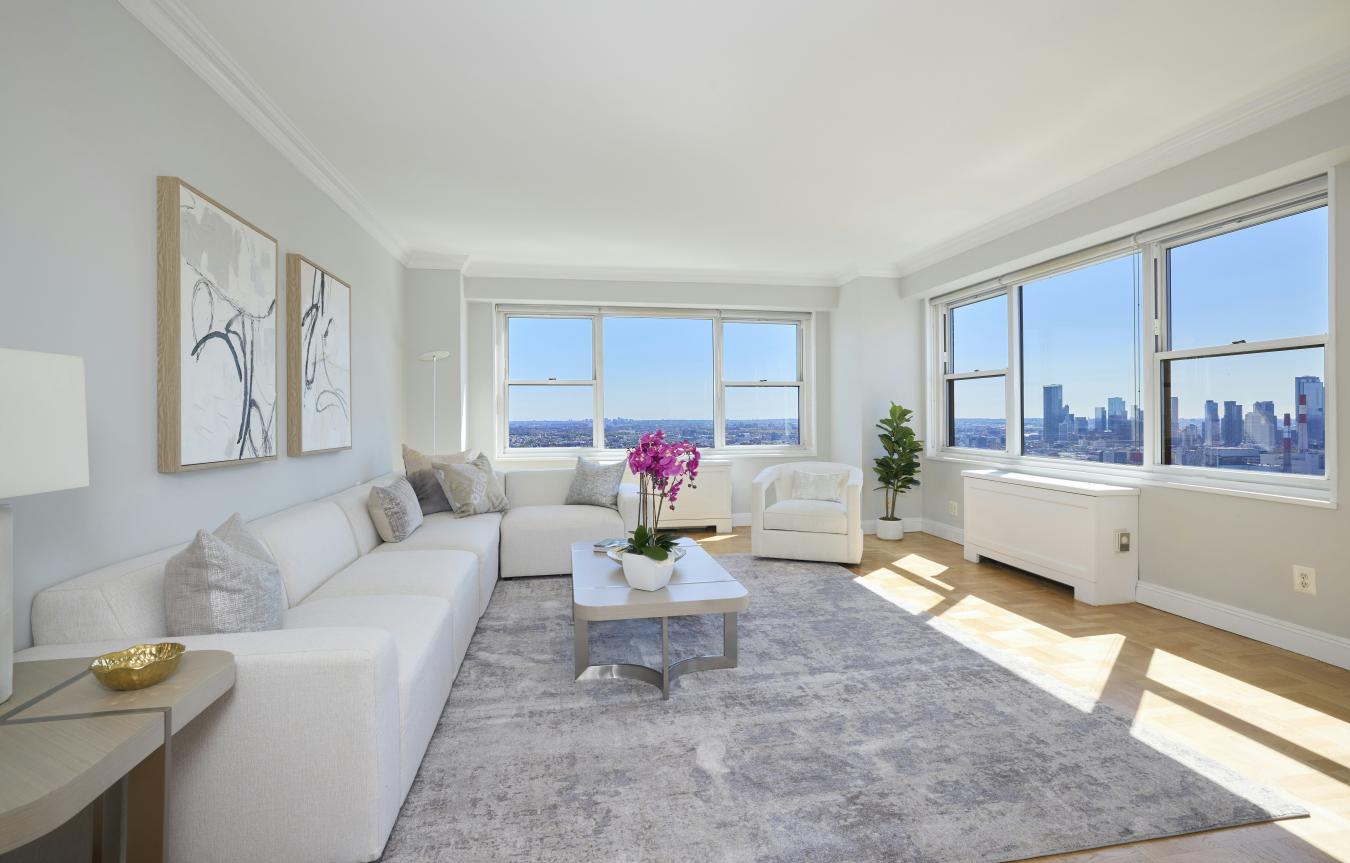 New York, New York, 10028, United States, 2 Bedrooms Bedrooms, ,2 BathroomsBathrooms,Residential,For Sale,2016252