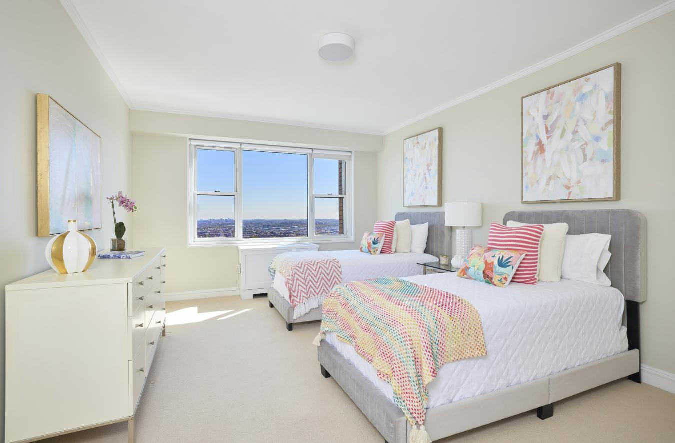 New York, New York, 10028, United States, 2 Bedrooms Bedrooms, ,2 BathroomsBathrooms,Residential,For Sale,2016252