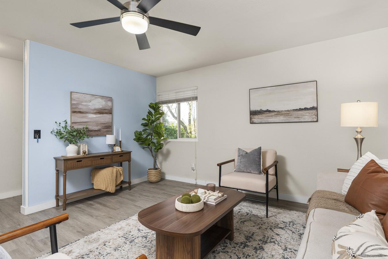 Modern Comfort Meets Unbeatable Convenience! Welcome to this beautiful – image 11