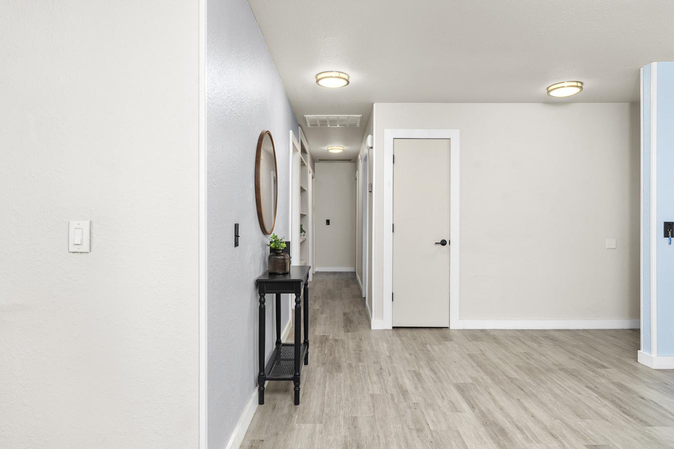 Modern Comfort Meets Unbeatable Convenience! Welcome to this beautiful – image 20