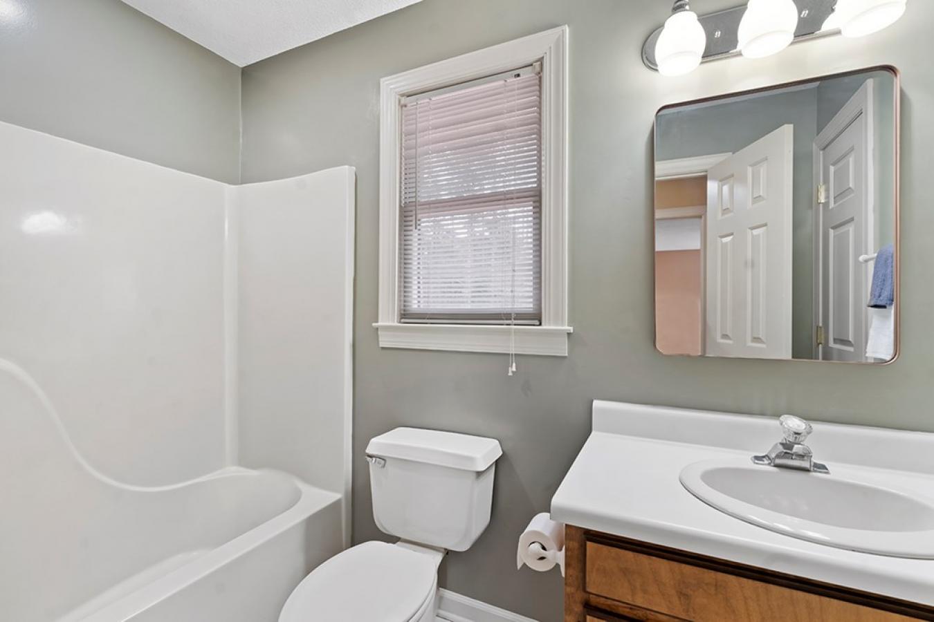 123 Heathwood, Greenwood, Greenwood, 29649, United States, 4 Bedrooms Bedrooms, ,2 BathroomsBathrooms,Residential,For Sale,123 Heathwood,137206