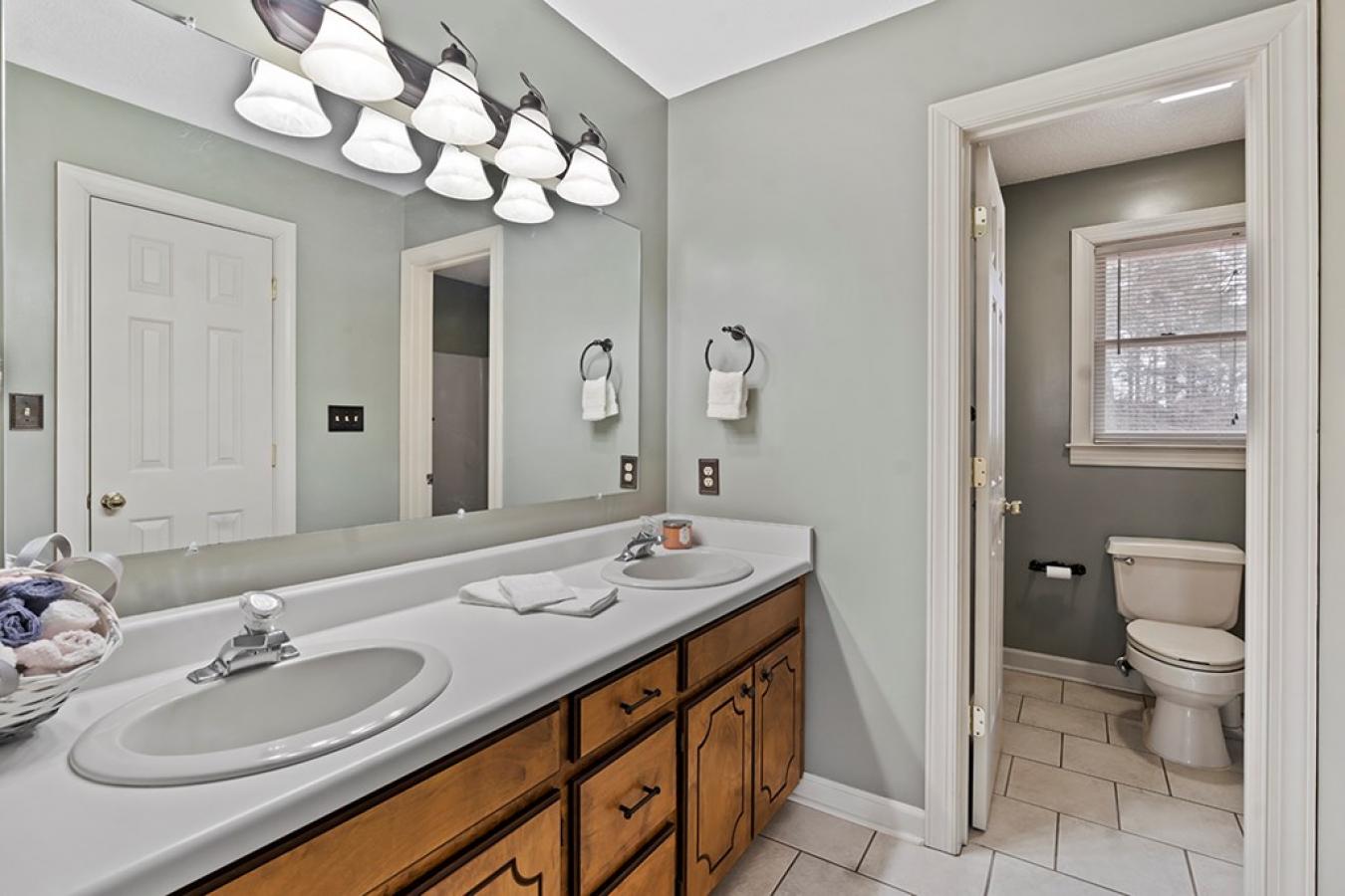 123 Heathwood, Greenwood, Greenwood, 29649, United States, 4 Bedrooms Bedrooms, ,2 BathroomsBathrooms,Residential,For Sale,123 Heathwood,137206