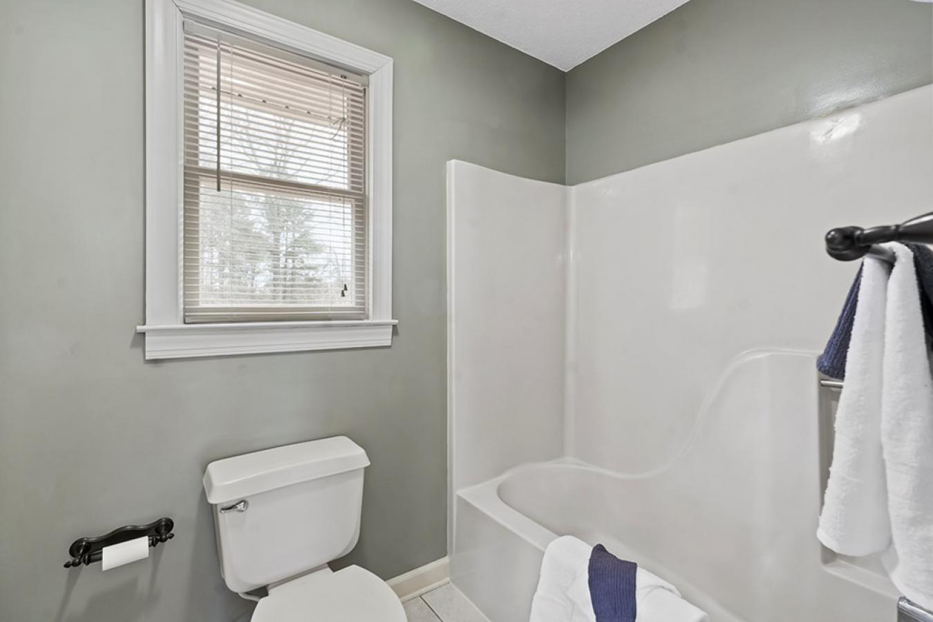 123 Heathwood, Greenwood, Greenwood, 29649, United States, 4 Bedrooms Bedrooms, ,2 BathroomsBathrooms,Residential,For Sale,123 Heathwood,137206