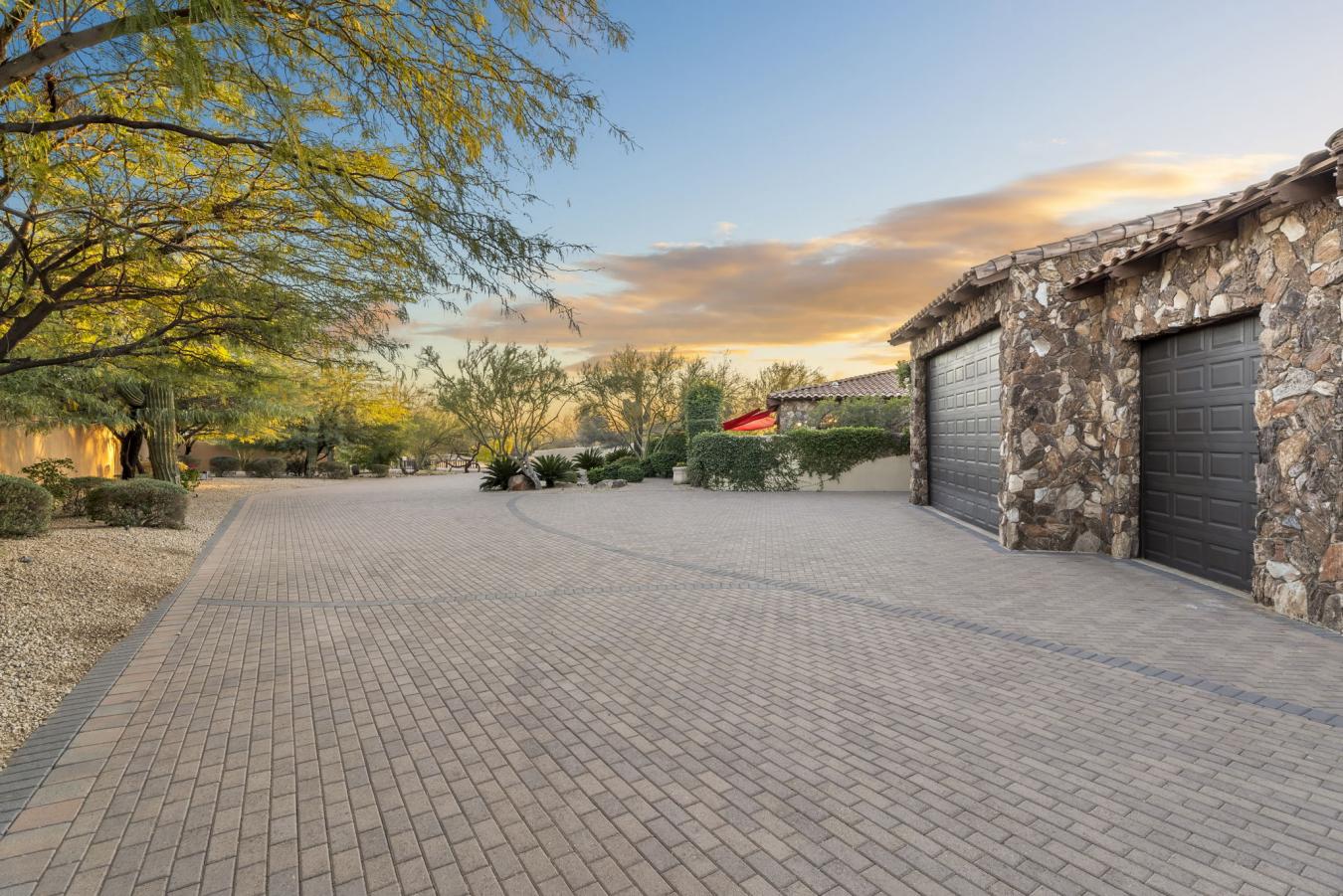8449 E Dixileta Drive, Scottsdale, Maricopa, 85266, United States, 3 Bedrooms Bedrooms, ,5 BathroomsBathrooms,Residential,For Sale,8449 E Dixileta Drive,6981681