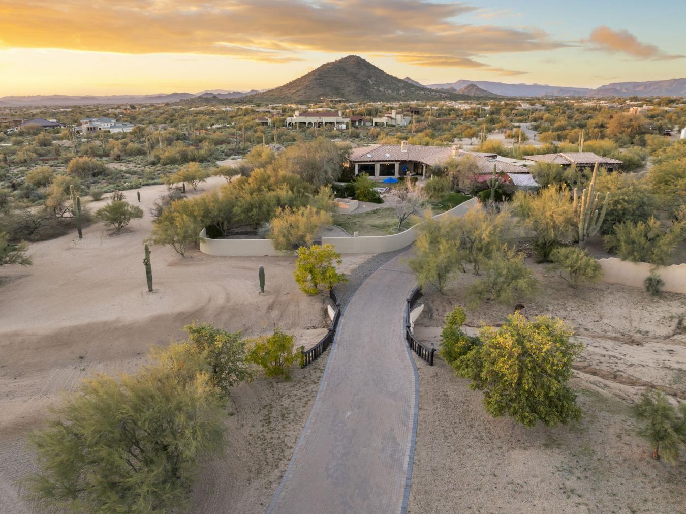 8449 E Dixileta Drive, Scottsdale, Maricopa, 85266, United States, 3 Bedrooms Bedrooms, ,5 BathroomsBathrooms,Residential,For Sale,8449 E Dixileta Drive,6981681