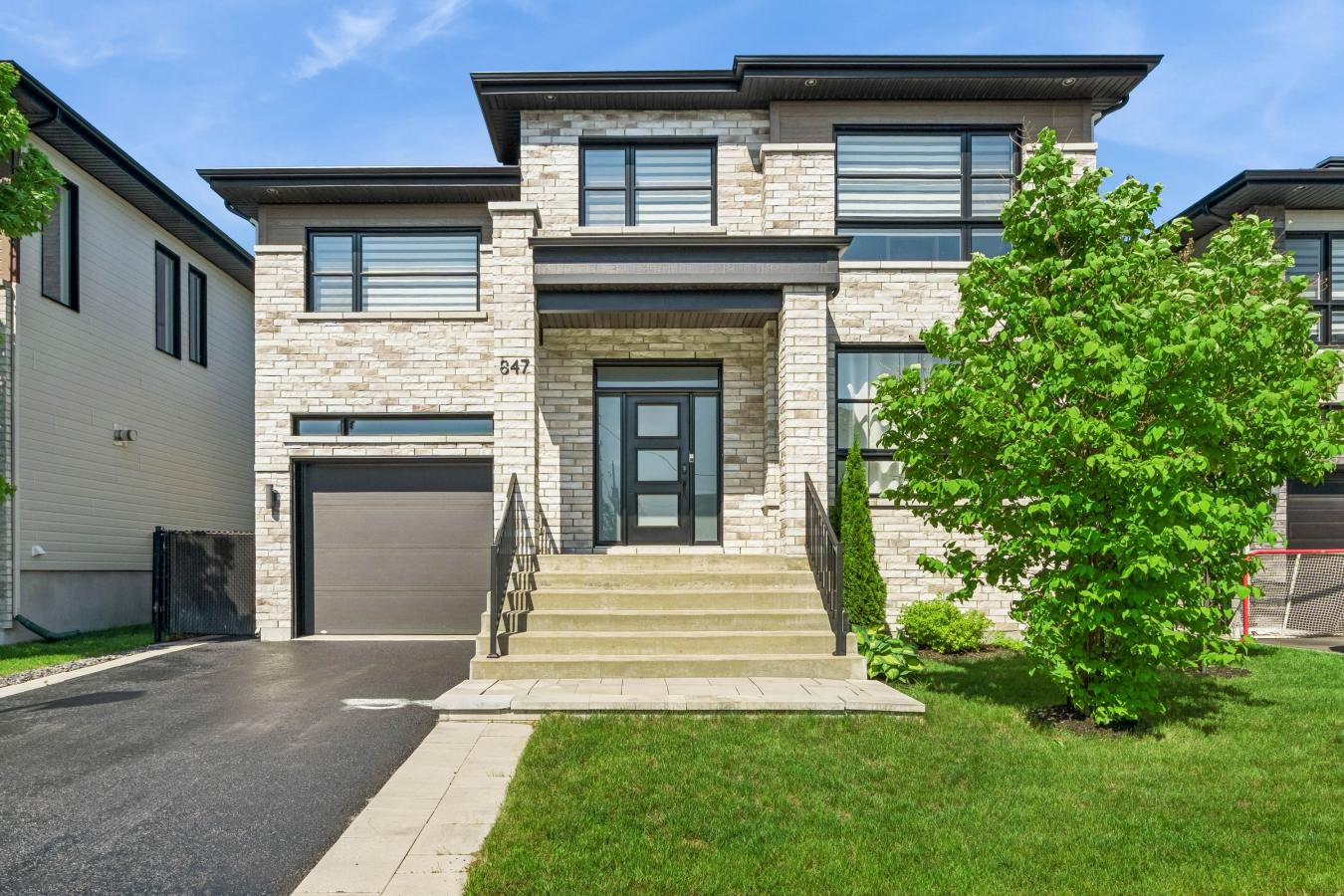 Beloeil, QC, J3G 0T7, Canada, 3 Bedrooms Bedrooms, ,2 BathroomsBathrooms,Residential,For Sale,2017052