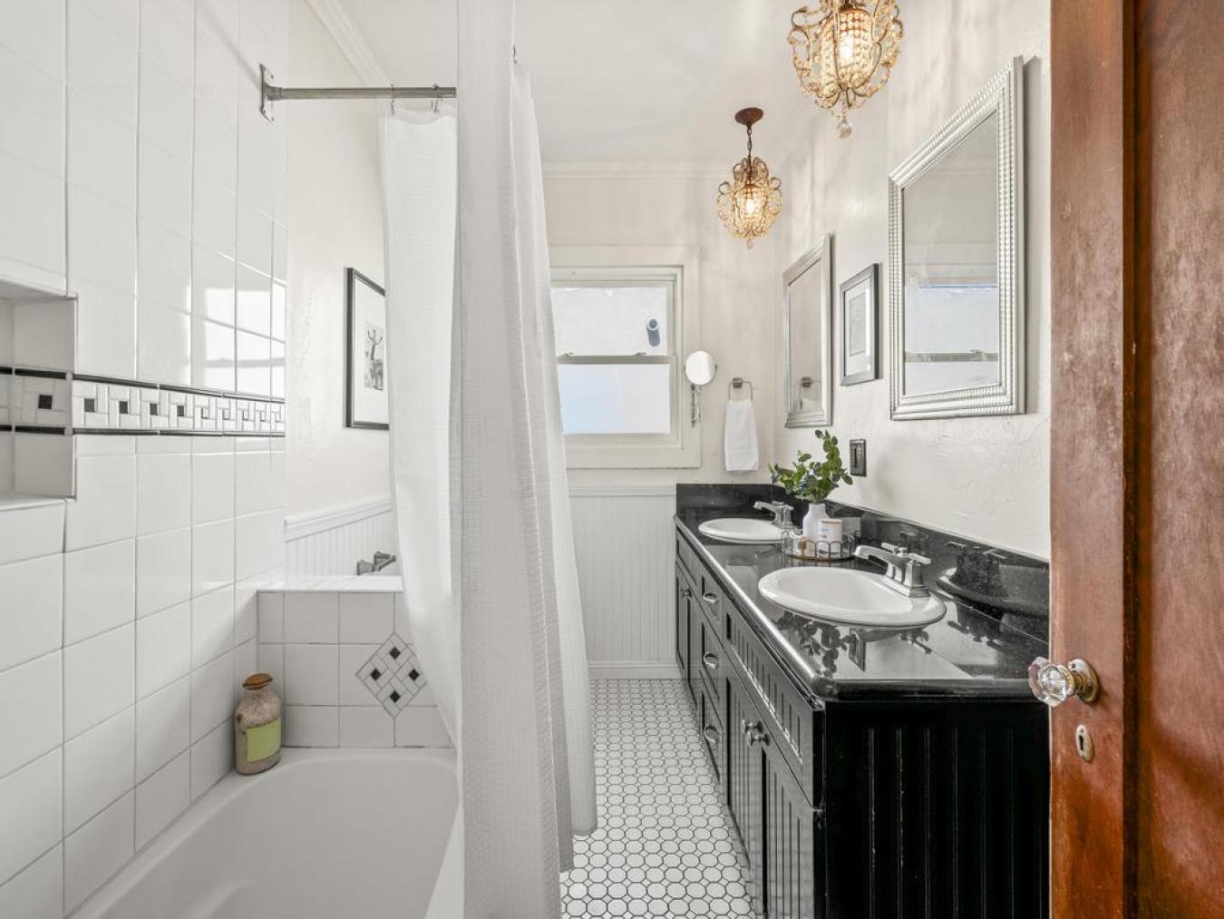 San Diego, San Diego, 92104, United States, 6 Bedrooms Bedrooms, ,3 BathroomsBathrooms,Residential,For Sale,2017048