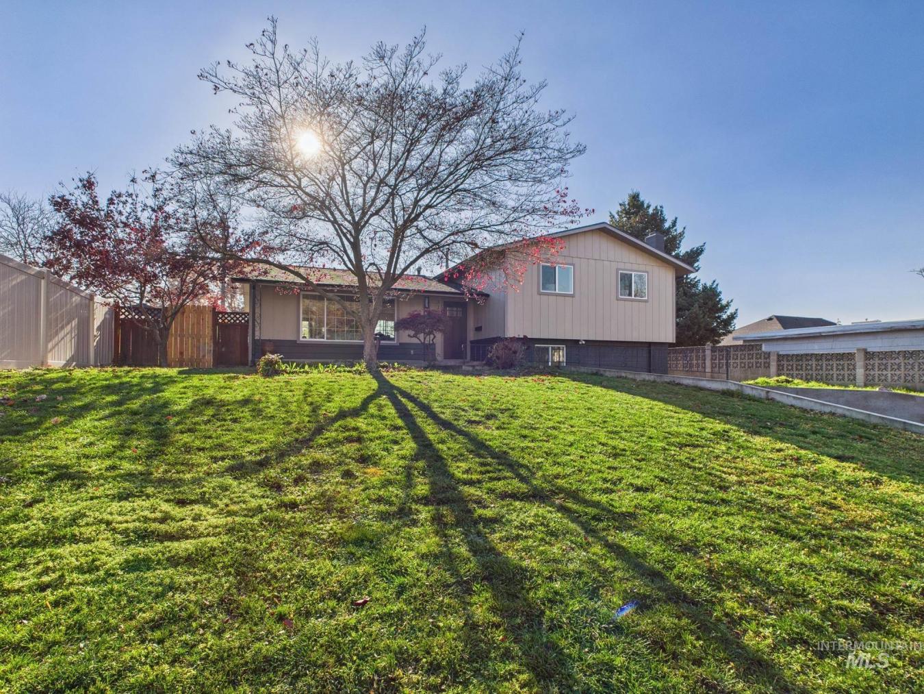 312 3rd Avenue, Lewiston, Nez Perce, 83501, United States, 4 Bedrooms Bedrooms, ,2 BathroomsBathrooms,Residential,For Sale,312 3rd Avenue,98967891