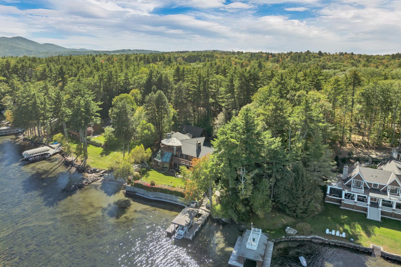 Gilford, New Hampshire, 03249, United States, 8 Bedrooms Bedrooms, ,6 BathroomsBathrooms,Residential,For Sale,2017039