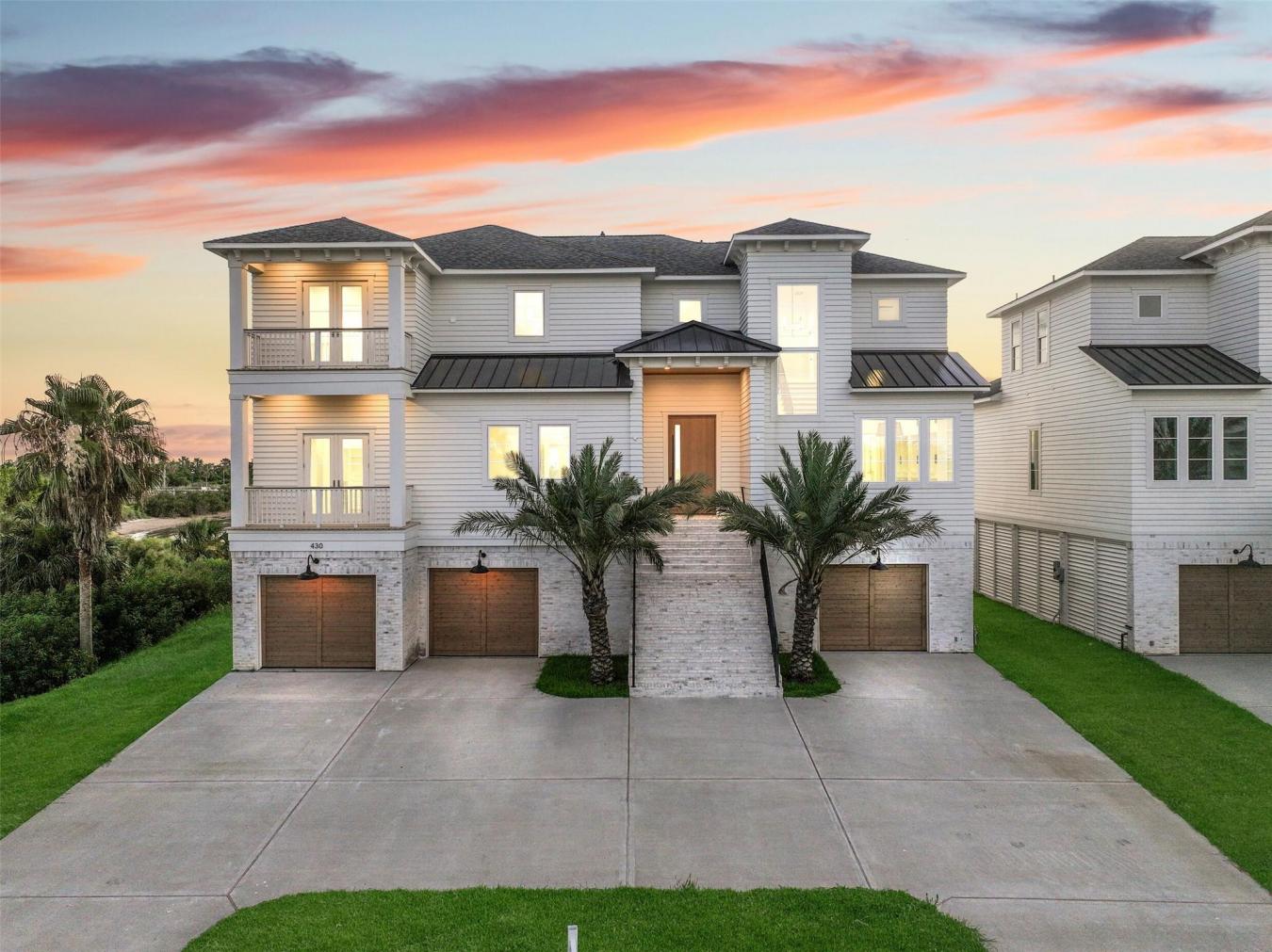 Galveston, Galveston, 77554, United States, 7 Bedrooms Bedrooms, ,5 BathroomsBathrooms,Residential,For Sale,2017031