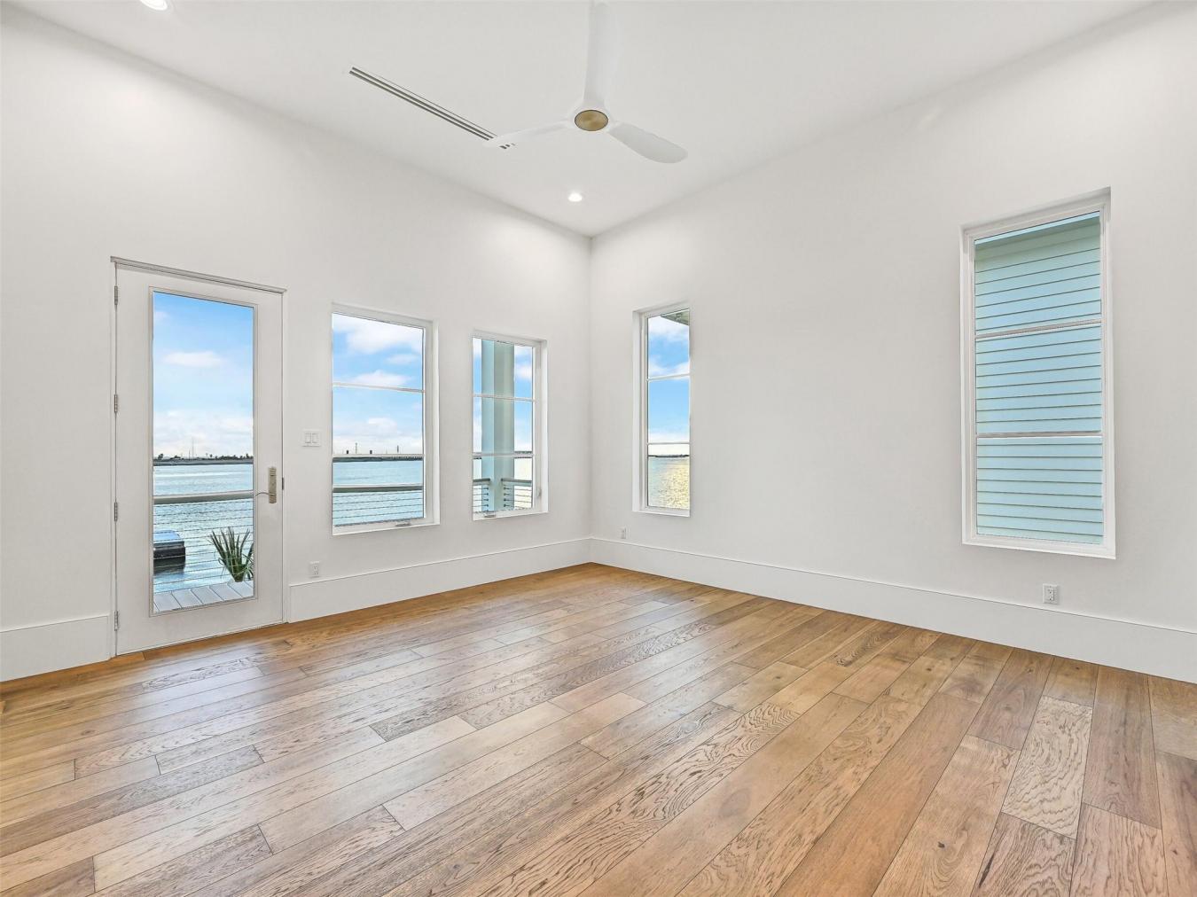 Galveston, Galveston, 77554, United States, 7 Bedrooms Bedrooms, ,5 BathroomsBathrooms,Residential,For Sale,2017031