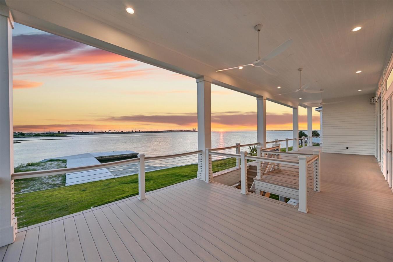 Galveston, Galveston, 77554, United States, 7 Bedrooms Bedrooms, ,5 BathroomsBathrooms,Residential,For Sale,2017031