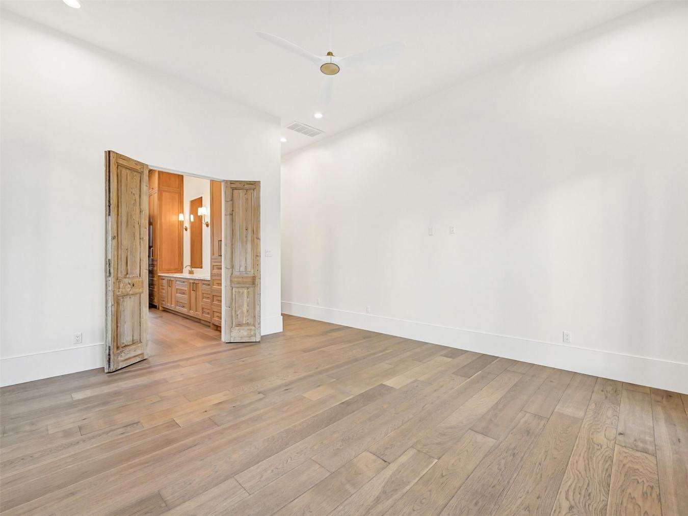 Galveston, Galveston, 77554, United States, 7 Bedrooms Bedrooms, ,5 BathroomsBathrooms,Residential,For Sale,2017031