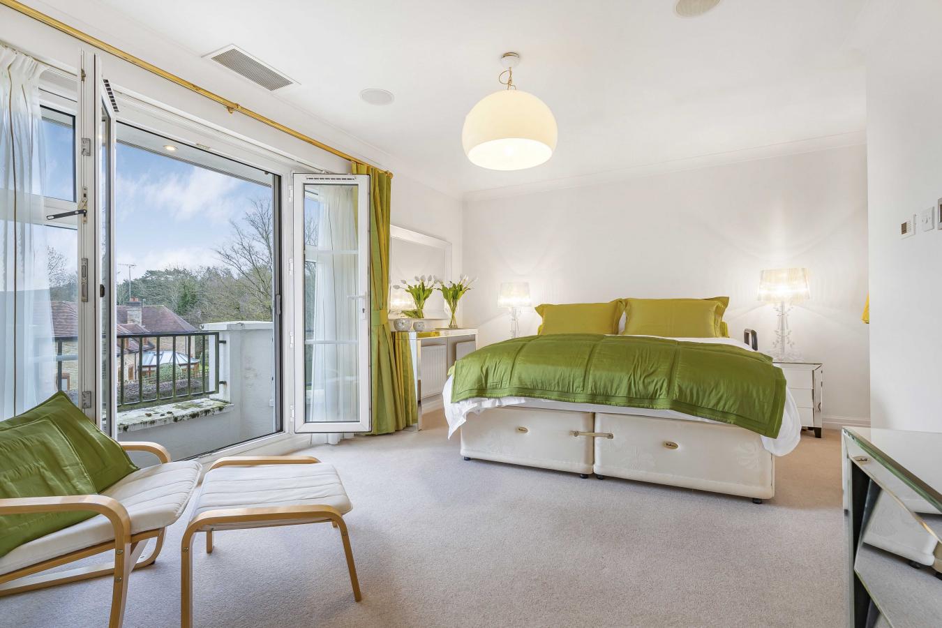 Oxted, Surrey, RH8 0ES, United Kingdom, 4 Bedrooms Bedrooms, ,4 BathroomsBathrooms,Residential,For Sale,2017808