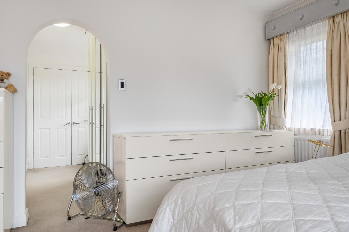 Oxted, Surrey, RH8 0ES, United Kingdom, 4 Bedrooms Bedrooms, ,4 BathroomsBathrooms,Residential,For Sale,2017808