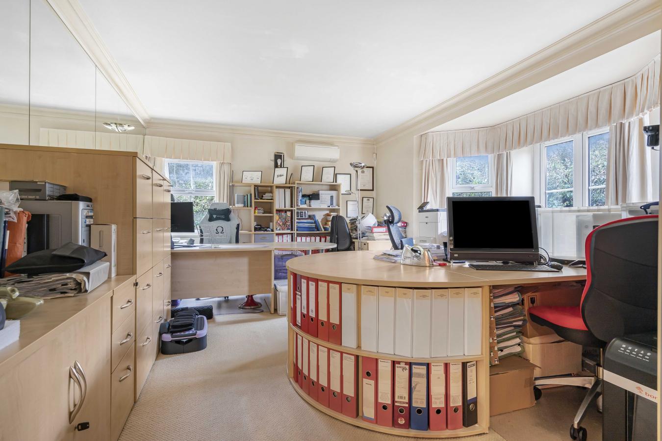 Oxted, Surrey, RH8 0ES, United Kingdom, 4 Bedrooms Bedrooms, ,4 BathroomsBathrooms,Residential,For Sale,2017808