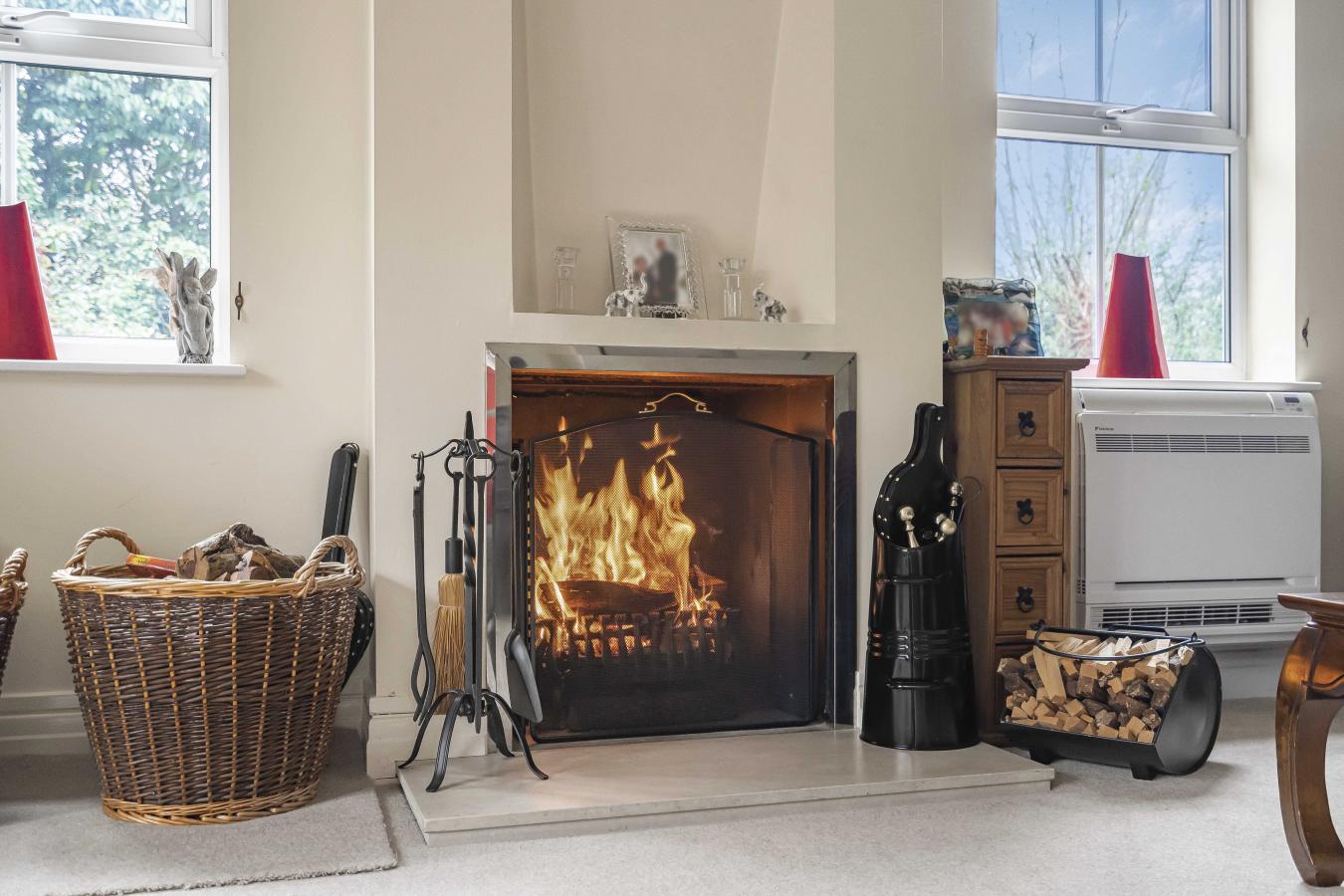 Oxted, Surrey, RH8 0ES, United Kingdom, 4 Bedrooms Bedrooms, ,4 BathroomsBathrooms,Residential,For Sale,2017808