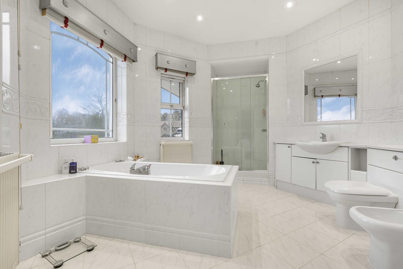 Oxted, Surrey, RH8 0ES, United Kingdom, 4 Bedrooms Bedrooms, ,4 BathroomsBathrooms,Residential,For Sale,2017808