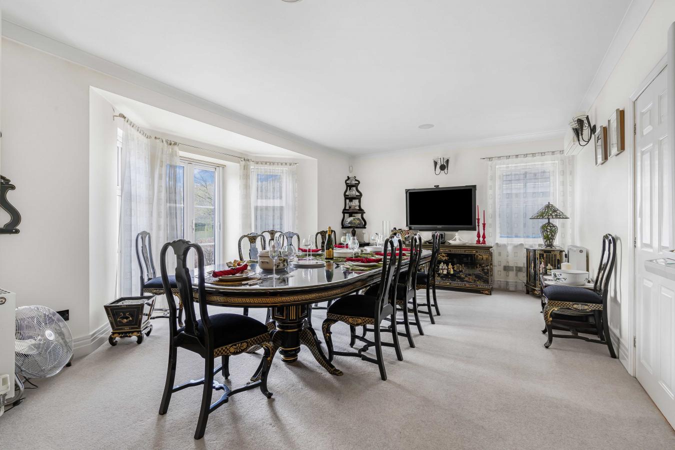 Oxted, Surrey, RH8 0ES, United Kingdom, 4 Bedrooms Bedrooms, ,4 BathroomsBathrooms,Residential,For Sale,2017808