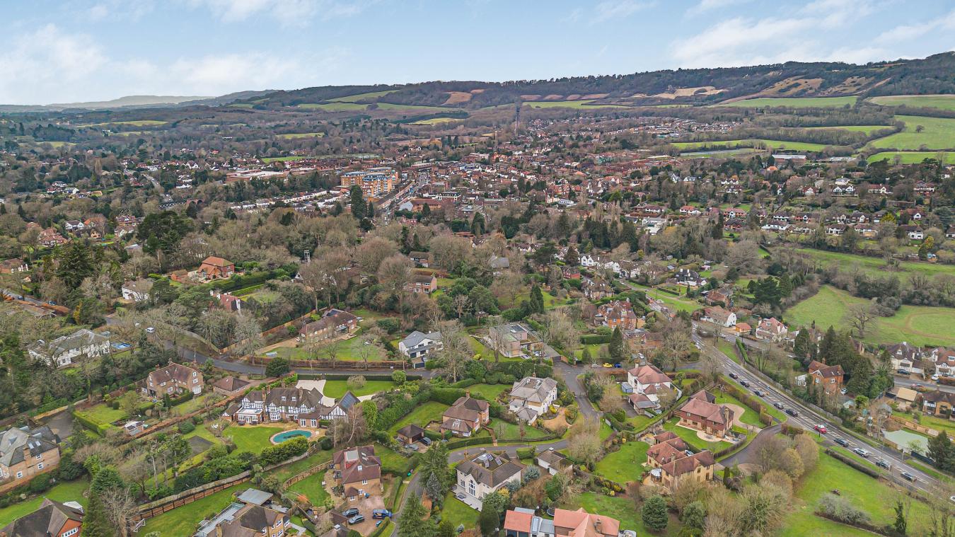 Oxted, Surrey, RH8 0ES, United Kingdom, 4 Bedrooms Bedrooms, ,4 BathroomsBathrooms,Residential,For Sale,2017808