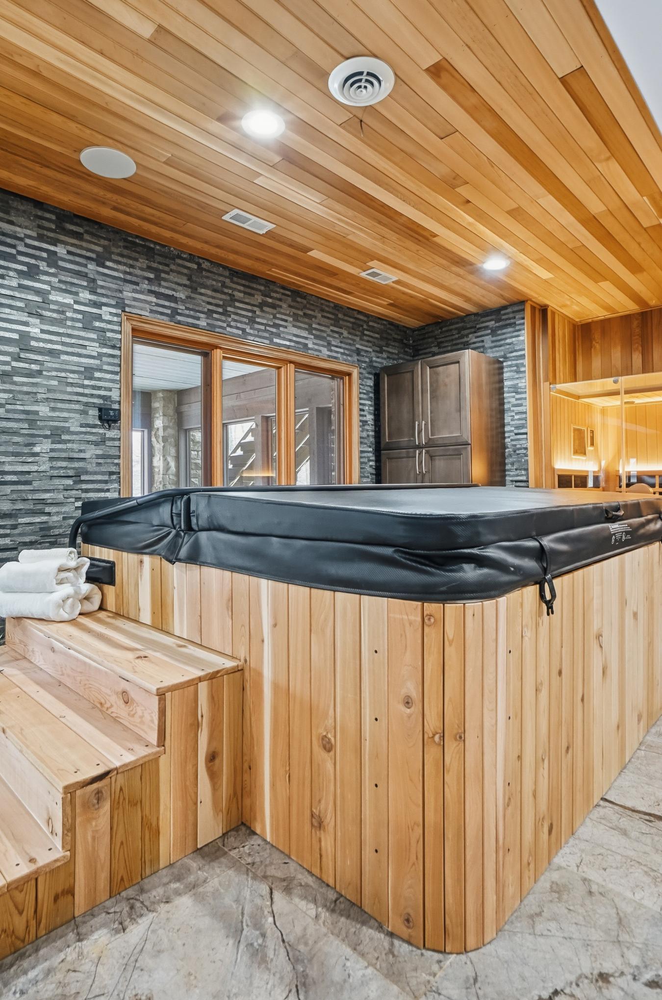 Whitmore Lake, Livingston County, 48189, United States, 6 Bedrooms Bedrooms, ,5 BathroomsBathrooms,Residential,For Sale,2017798