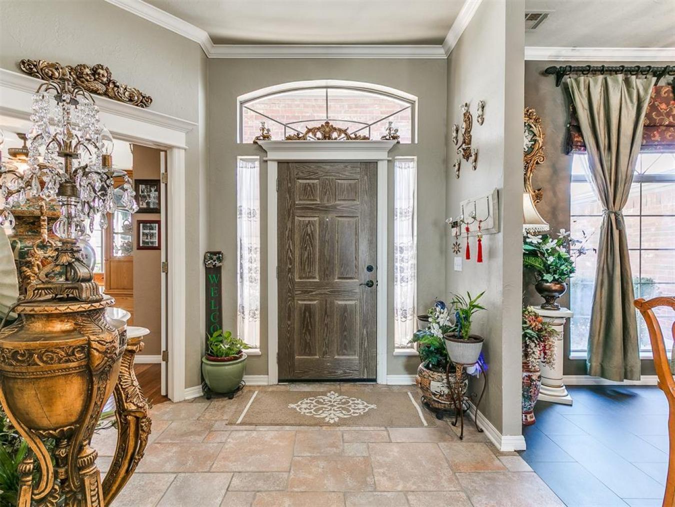 This Gorgeous Executive Home in Edmond has only had 2 owners since it – image 7