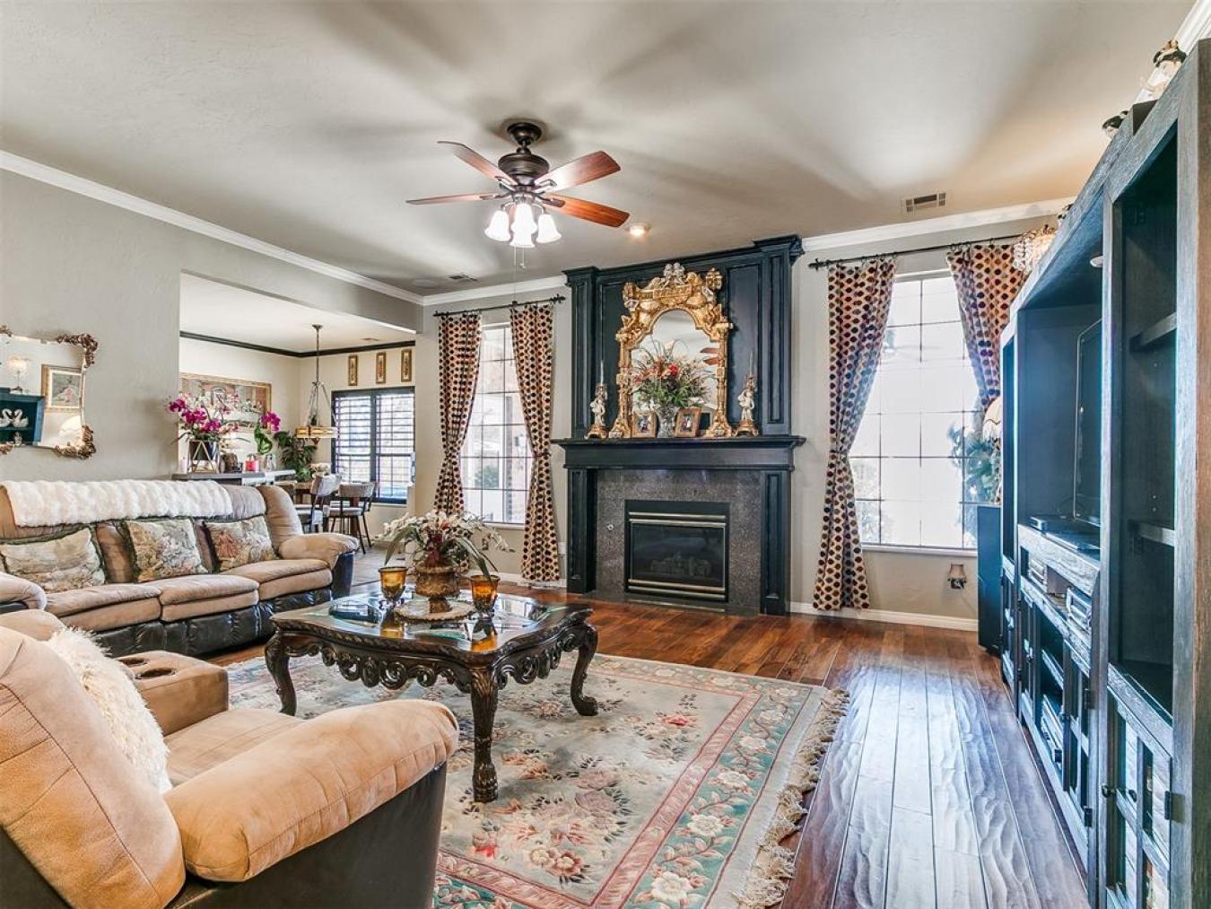 This Gorgeous Executive Home in Edmond has only had 2 owners since it – image 14