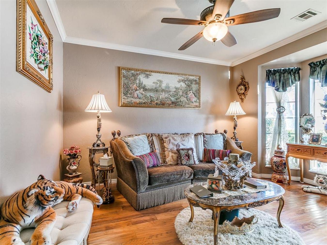 This Gorgeous Executive Home in Edmond has only had 2 owners since it – image 15