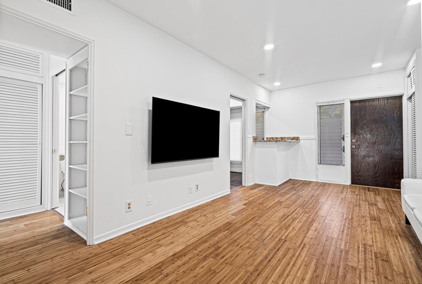 Beach Access from this Lauderdale By The Sea condo makes a great year – image 7