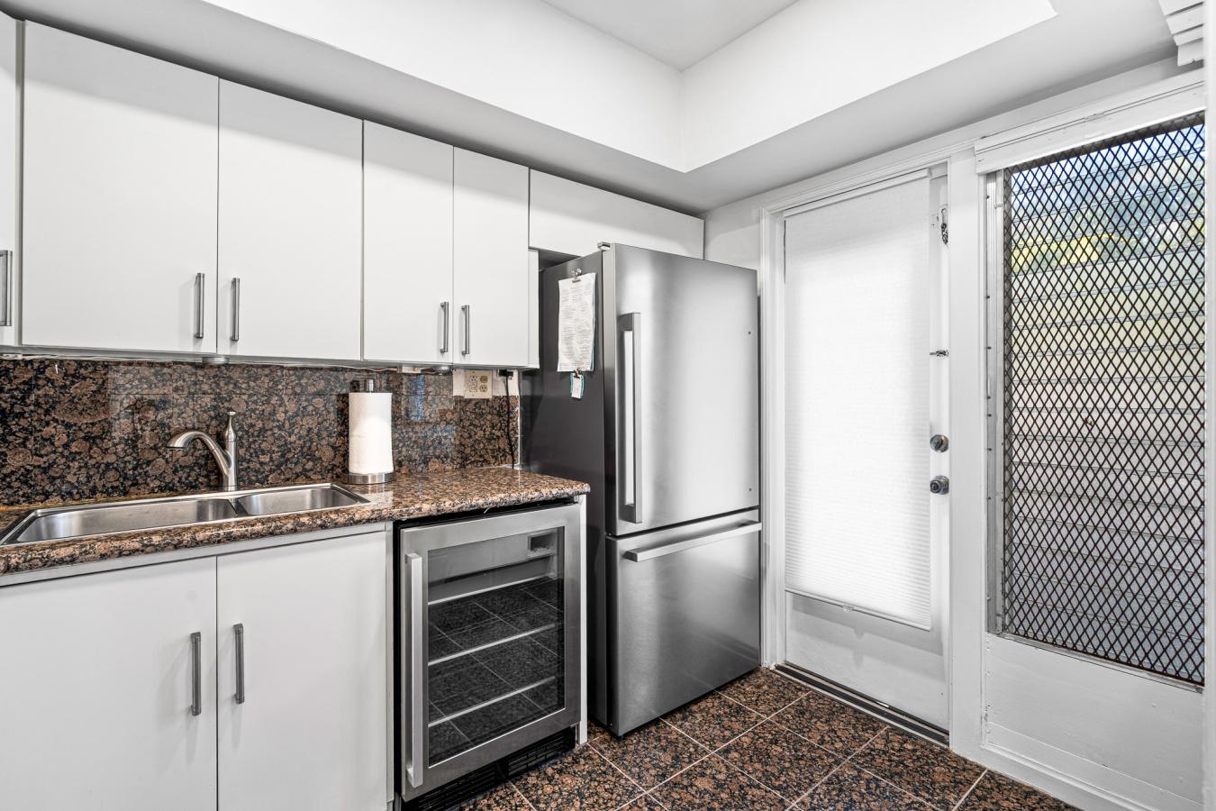 Beach Access from this Lauderdale By The Sea condo makes a great year – image 14