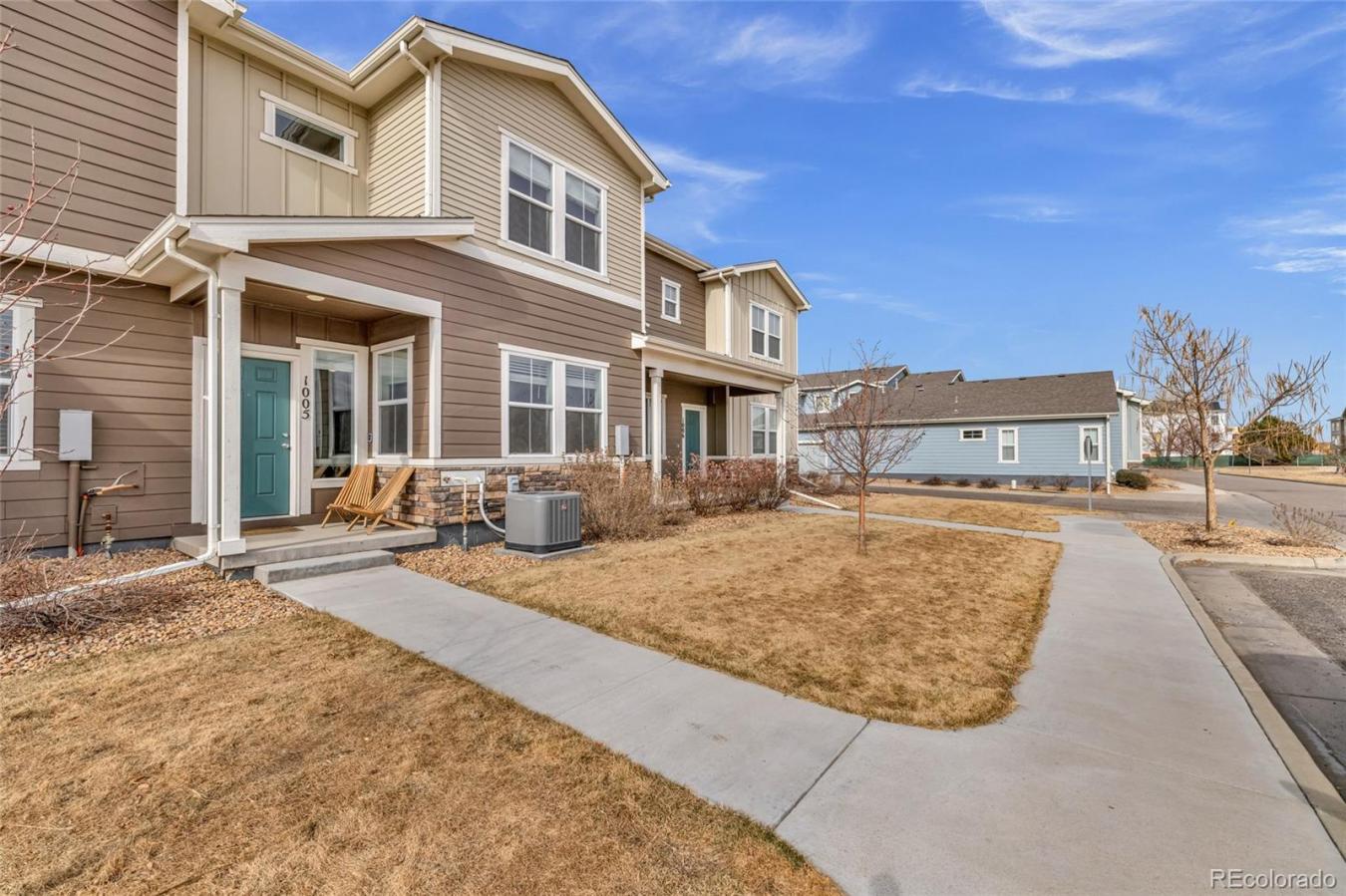 Welcome home to effortless style and comfort in this stunning, newer-b – image 3