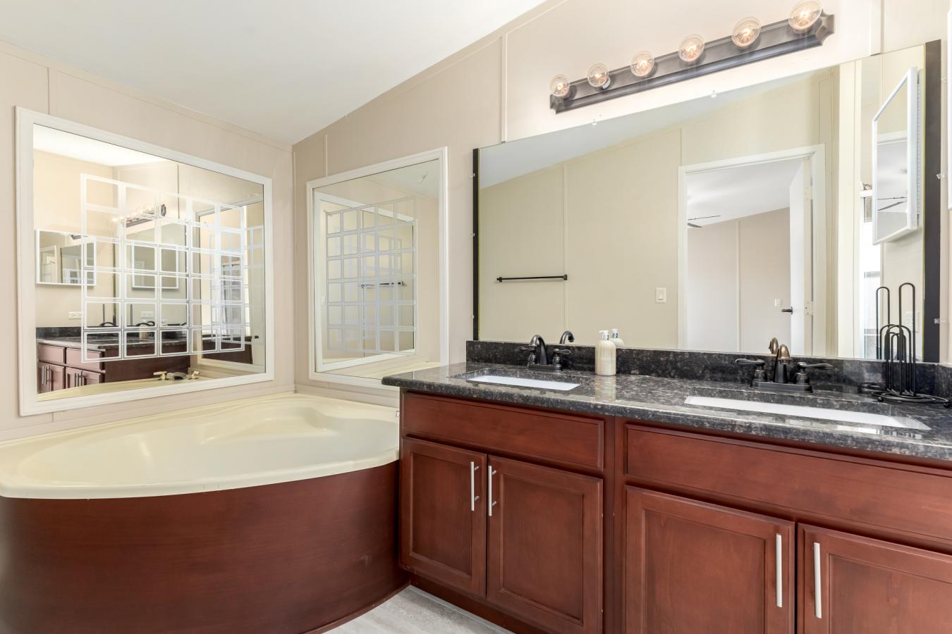 FENCED-SHOP-REMODELED 3 bedroom, 2 bath manufactured home situated on – image 7