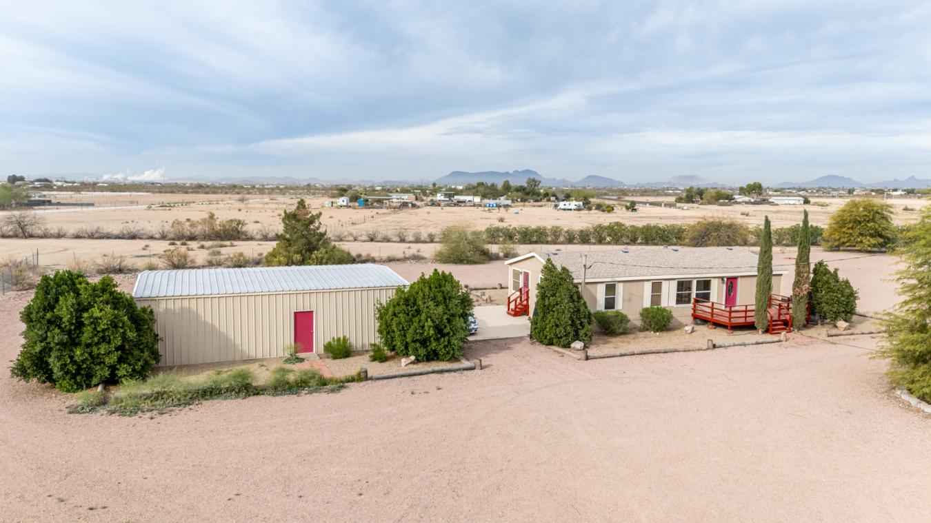 FENCED-SHOP-REMODELED 3 bedroom, 2 bath manufactured home situated on – image 1
