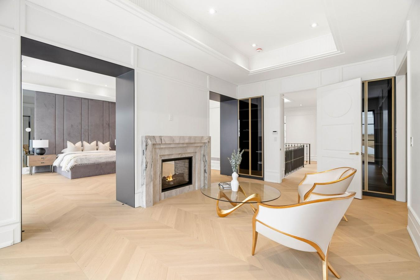 Toronto, ON, M2P 1M6, Canada, 1 Bedroom Bedrooms, ,3 BathroomsBathrooms,Residential,For Sale,2020081
