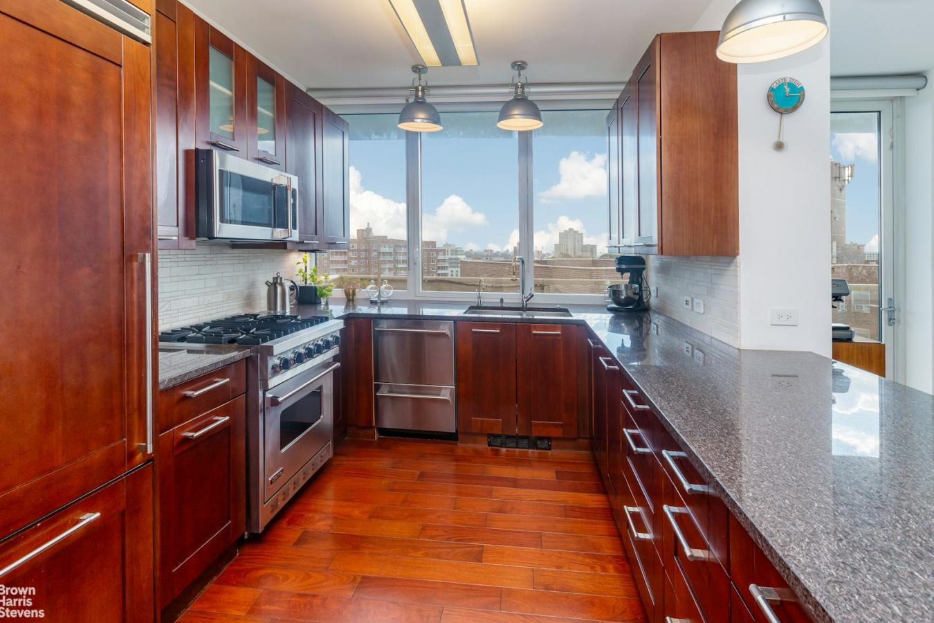 Central Riverdale, New York, 10463, United States, 3 Bedrooms Bedrooms, ,3 BathroomsBathrooms,Residential,For Sale,2020285