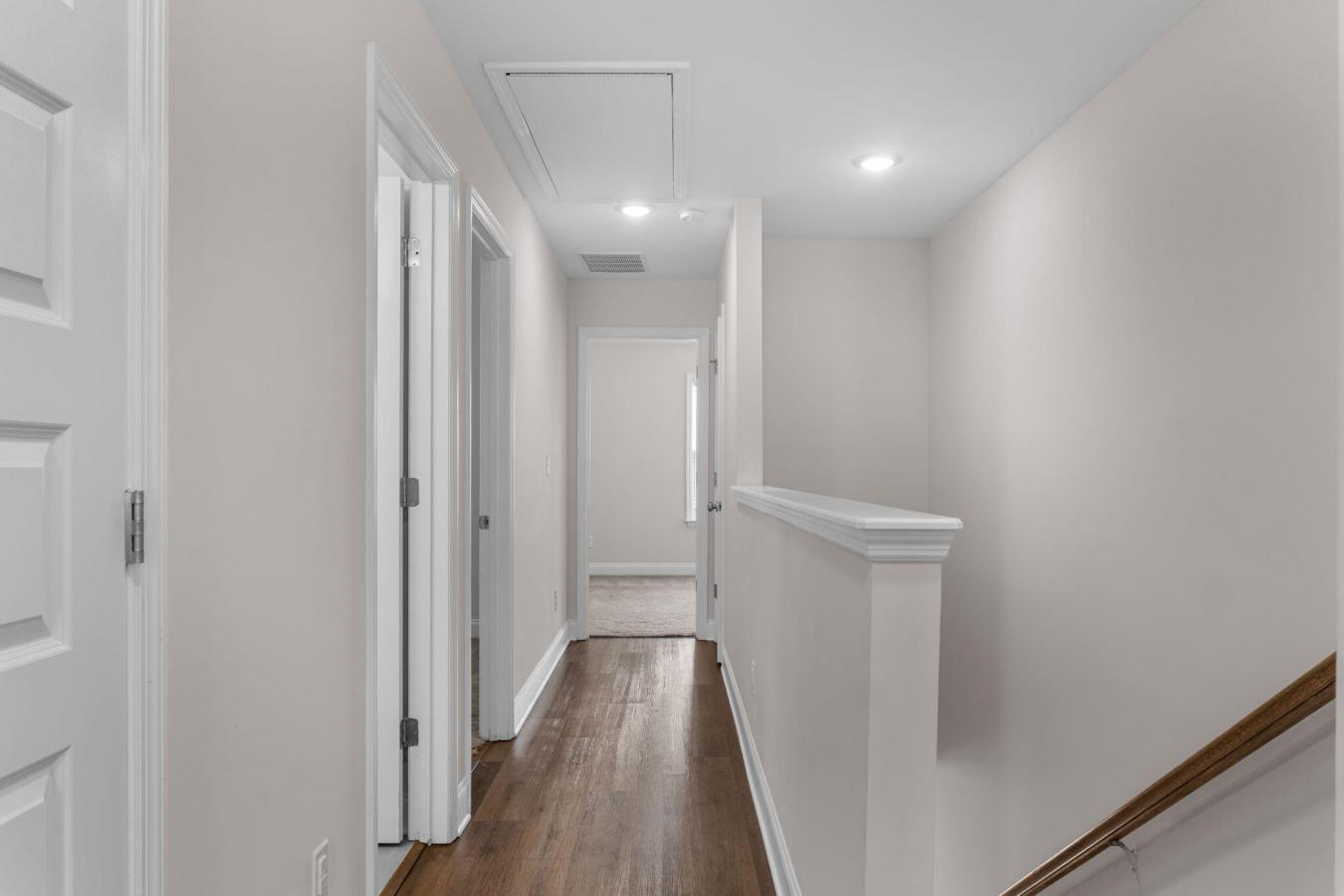 Like-New Luxury Townhome in a Gated Community &amp; Top-Rated Scho – image 13